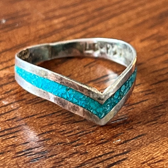 Taxco Jewelry - VINTAGE 925 Sterling Mexico TCN-07 and Turquoise Chevron Ring 6.5
